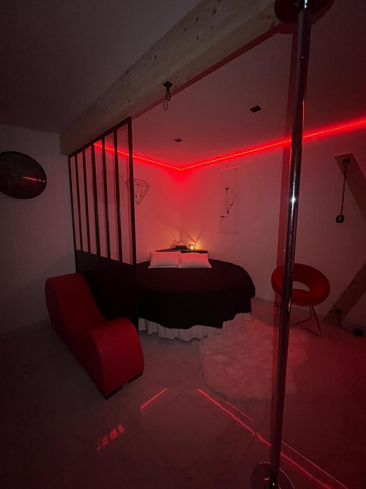 Aphrodite Loveroom Chateau-Landon