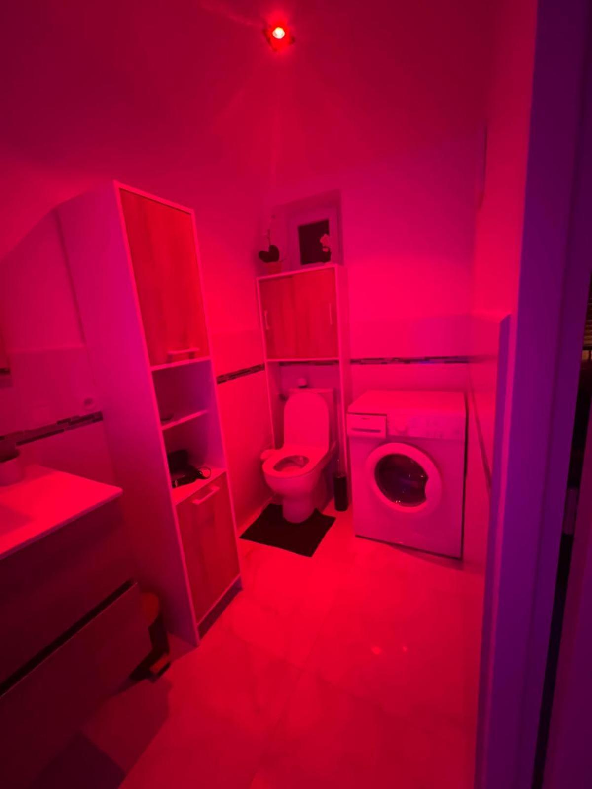 Aphrodite Loveroom * Chateau-Landon